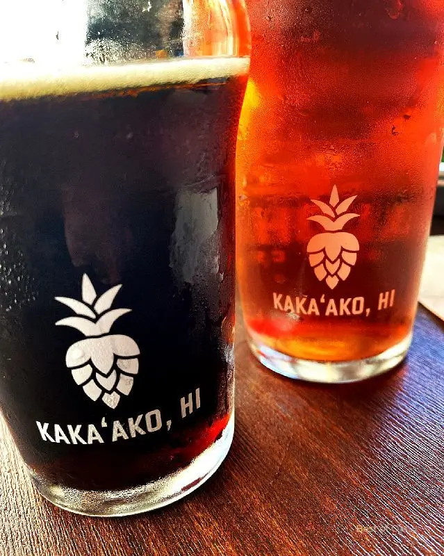 The Aloha Beer Co Ale and Porter offers a diverse range of craft beers, including the Coco‘aina Porter and Portlock Porter, known for their rich flavors and enjoyable drinking experience. 🍺🌺