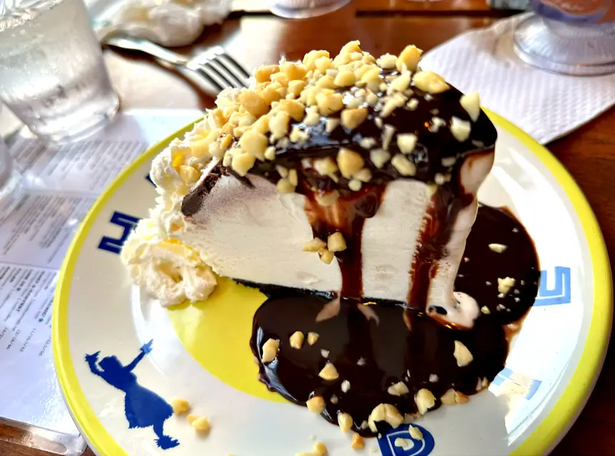 Dukes Waikiki Hula Pie