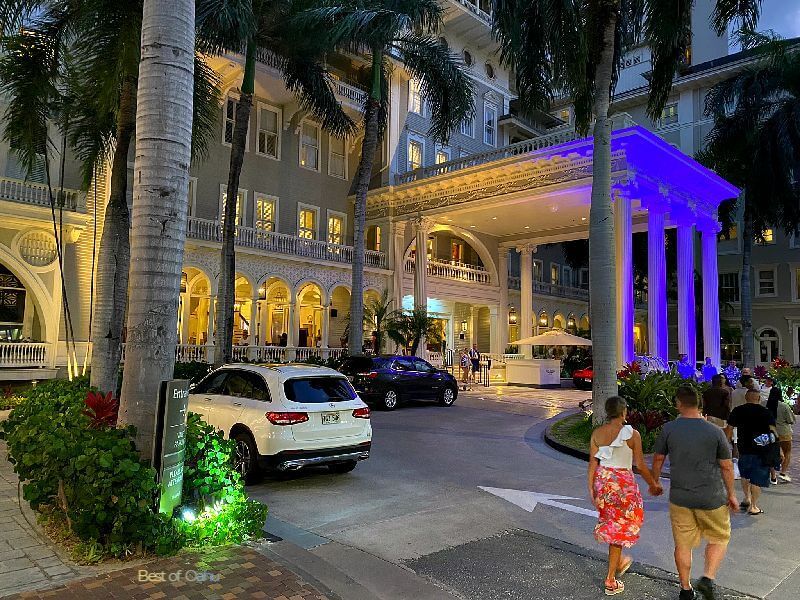 The Moana Surfrider hotel Everything you want to know