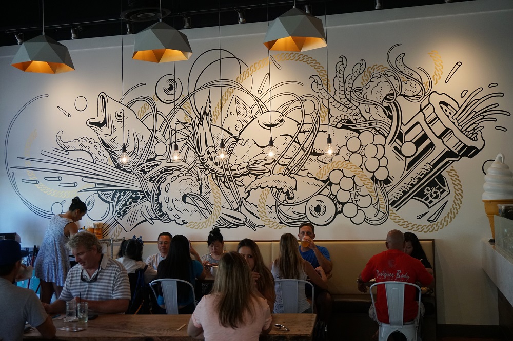 Piggy Smalls Piggy Smalls is a trendy and popular eatery in Honolulu, Hawaii, known for its delicious and creative Vietnamese-inspired dishes, offering a unique and flavorful dining experience.