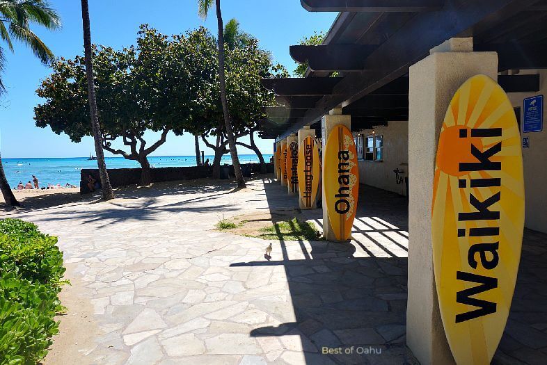 The Waikiki Beachside Bistro offers a delightful dining experience with a picturesque beachfront setting, serving delicious cuisine and providing breathtaking views of the ocean. 🌊🍽️