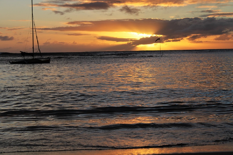 Outrigger Canoe Club Beach Outrigger Canoe Club Beach