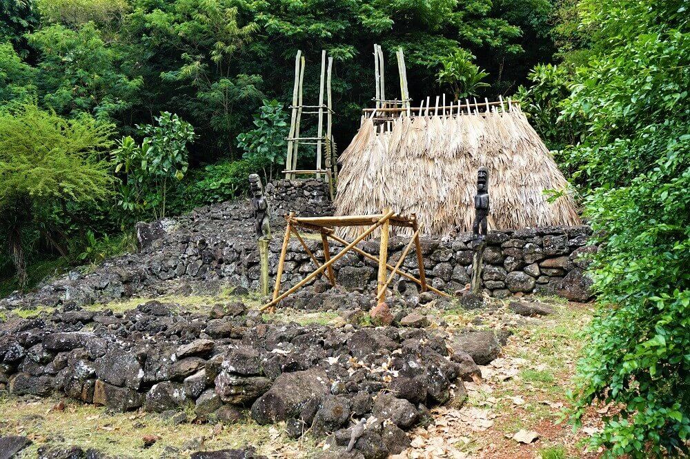 The Waimea Valley Hale is a cultural and educational center that offers a glimpse into Hawaiian history, traditions, and natural beauty, providing visitors with a serene and enriching experience. 🌺🌿