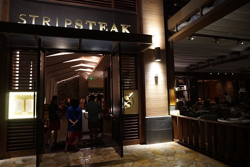 Top Waikiki Restaurants Waikiki Gets Its Own Michael Mina Signature Restaurant Located Here In The New Market Place Stripsteak Goes Beyond Your Basic Prime Cuts Of Steak